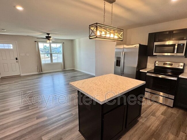 Building Photo - 331 Chanticleer Dr