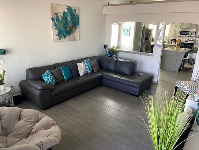 Building Photo - We have your keys ready!