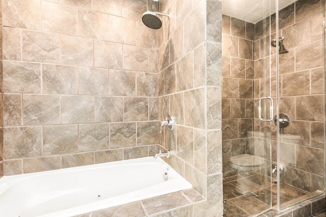 Building Photo - 526 Manila Ave