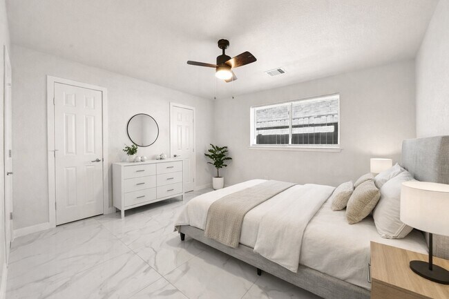 Building Photo - 22406 Fincastle Dr