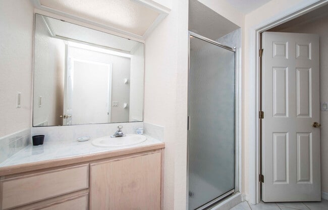 Building Photo - 12853 Bellerive Dr