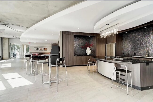 Building Photo - 1901 Post Oak Blvd