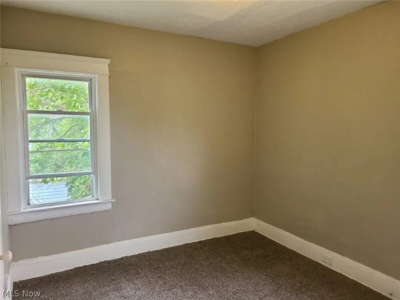 Building Photo - 1830 Mannering Rd