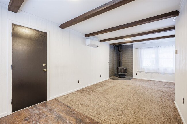 Building Photo - 105 Chestnut Dr