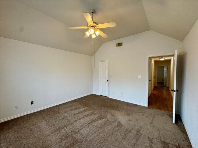 Building Photo - 303 Waterwood Dr