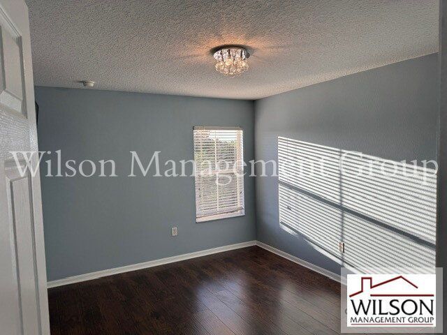 Building Photo - 413 Country Cottage Ln