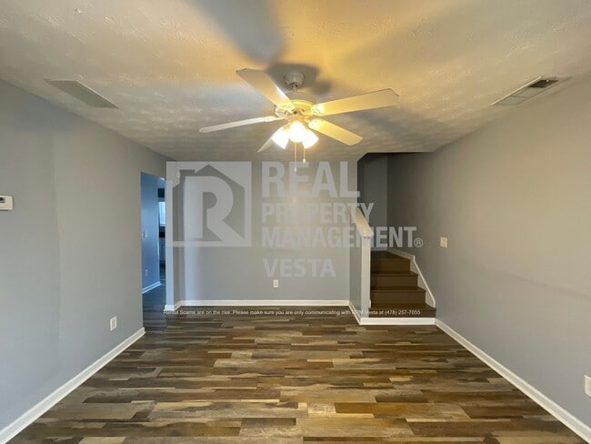 Building Photo - 222 Cody Dr