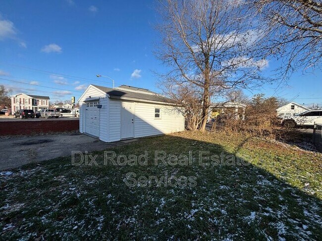 Building Photo - 8 S 1st St