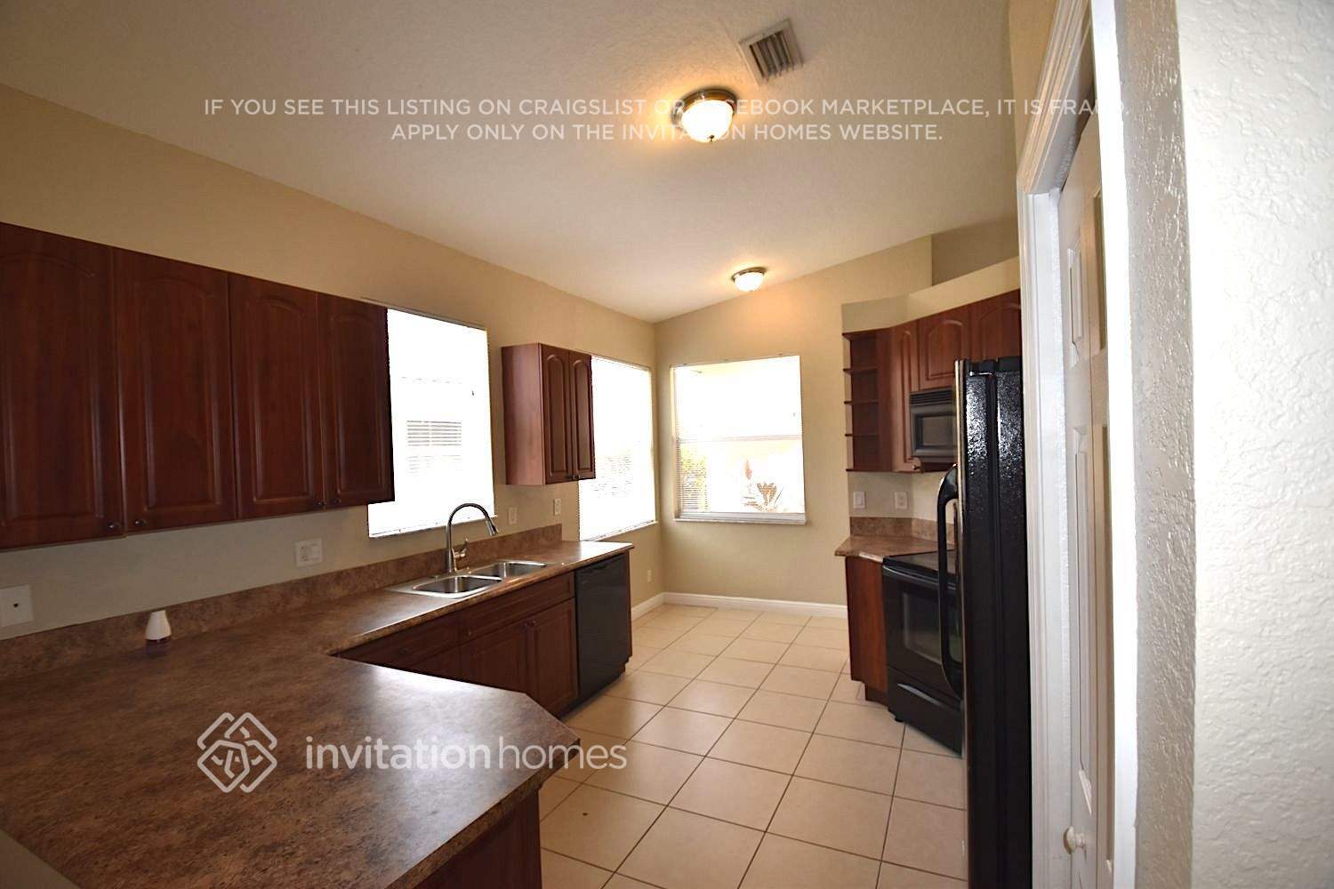 Building Photo - 5221 SW 141st Ave