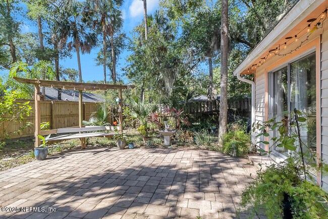 Building Photo - 1908 Sea Oats Dr