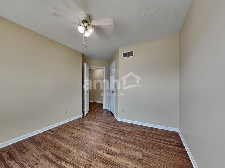 Building Photo - 3882 Greenbrook Dr