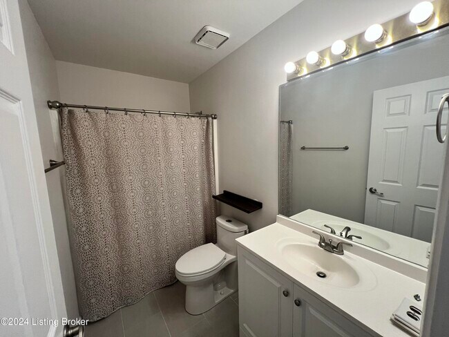 Building Photo - 10430 Going Ct