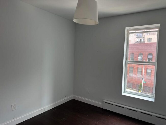 Building Photo - 1720 Bay Ave