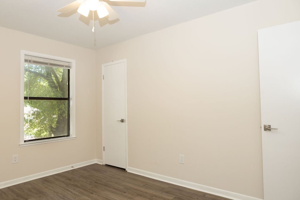 Building Photo - 107 Hampton Dr