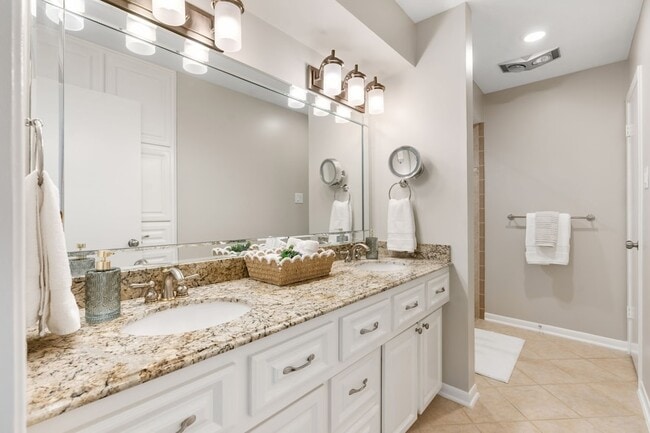 Building Photo - 1936 Foxtail Pl