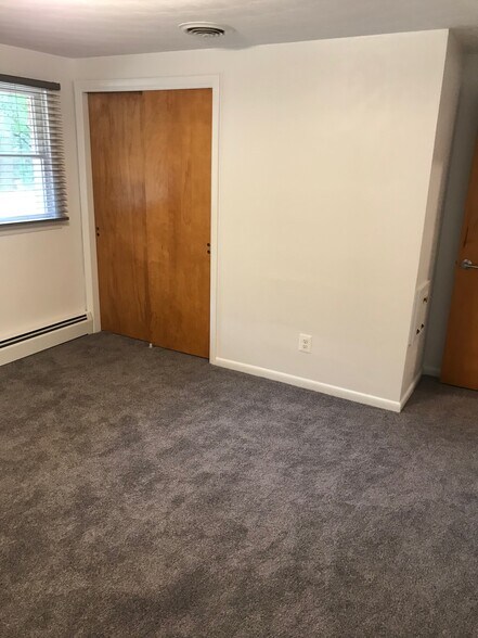 Building Photo - 1507 Armacost Rd