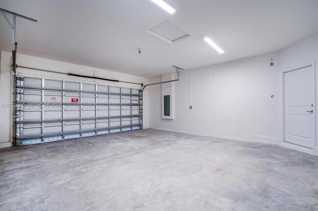 Building Photo - 3024 Green Palm Ct
