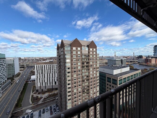 Building Photo - 8 Museum Way