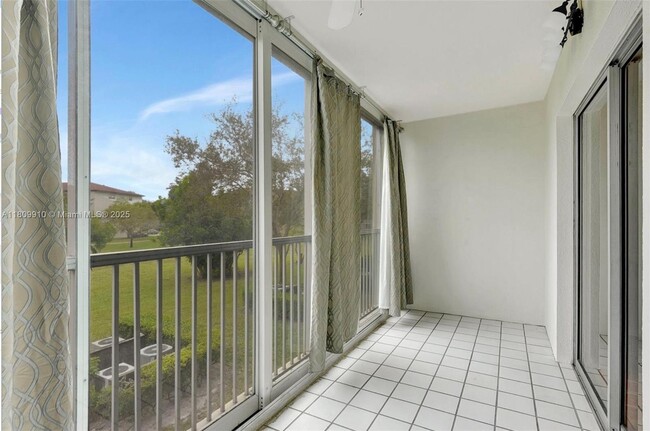 Building Photo - 801 SW 133rd Terrace