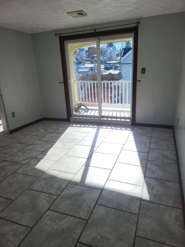 Building Photo - 101 E 2nd Ave