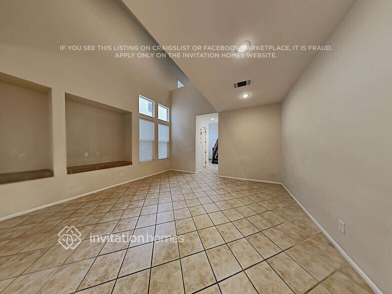 Building Photo - 765 Feather Ridge Dr