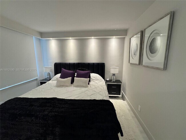 Building Photo - 5151 Collins Ave