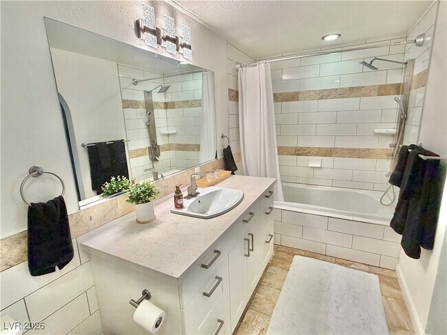 Building Photo - 2200 S Fort Apache Rd