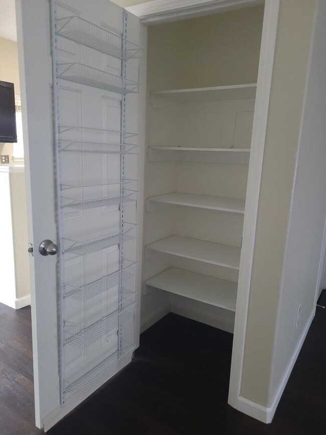 Building Photo - Charming 2BR Townhome in Aurora