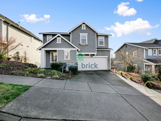 Building Photo - 5 Bed and 3.5 Bath Single-family Home is A...