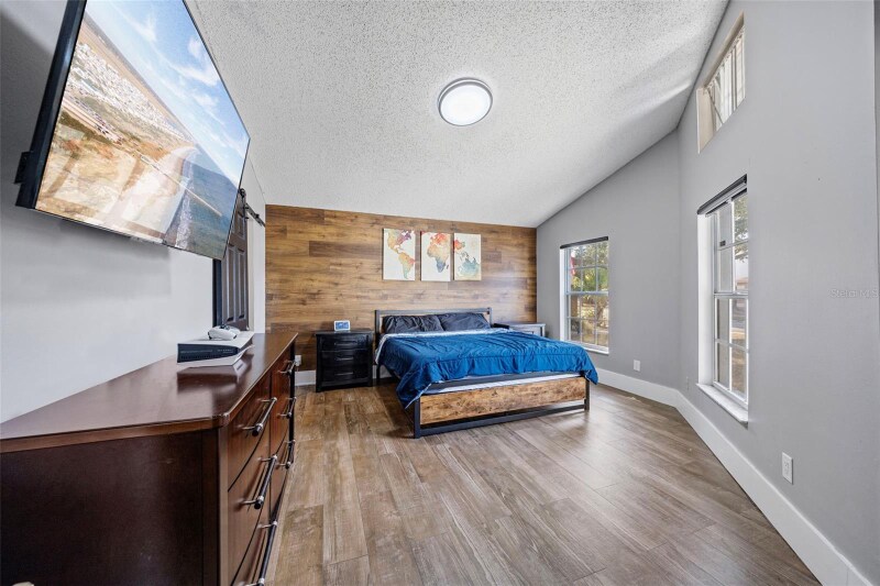 Building Photo - 10253 Allenwood Dr