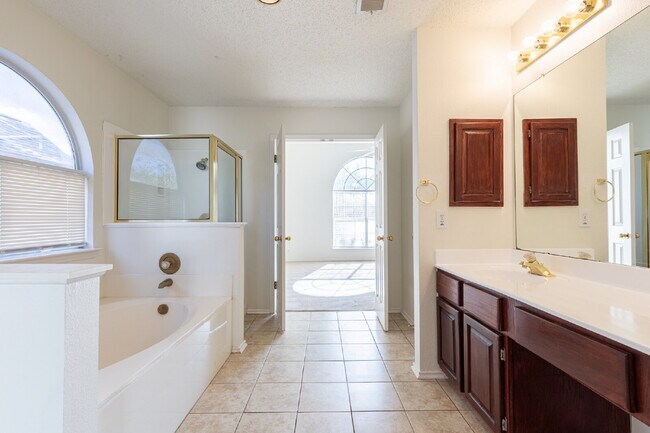 Building Photo - 14215 Spotted Cedar