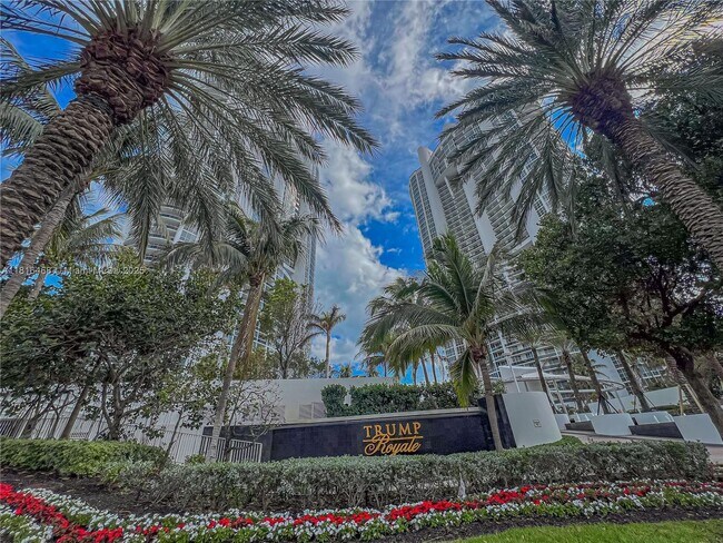 Building Photo - 18201 Collins Ave