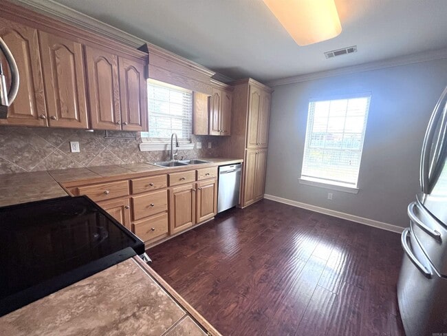 Building Photo - 1808 Airborn Dr