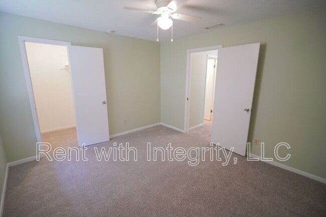 Building Photo - 2304 Hartsfield Ct