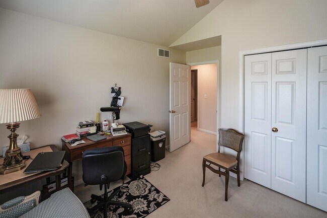 Building Photo - 276 Stone Glen Ct