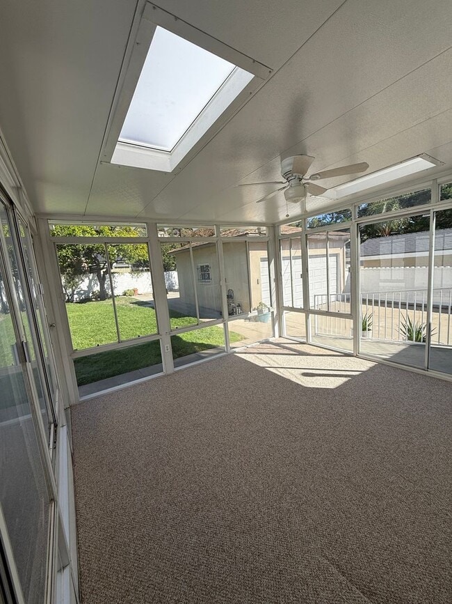 Building Photo - Amazing 3 Bedroom Montrose Home!