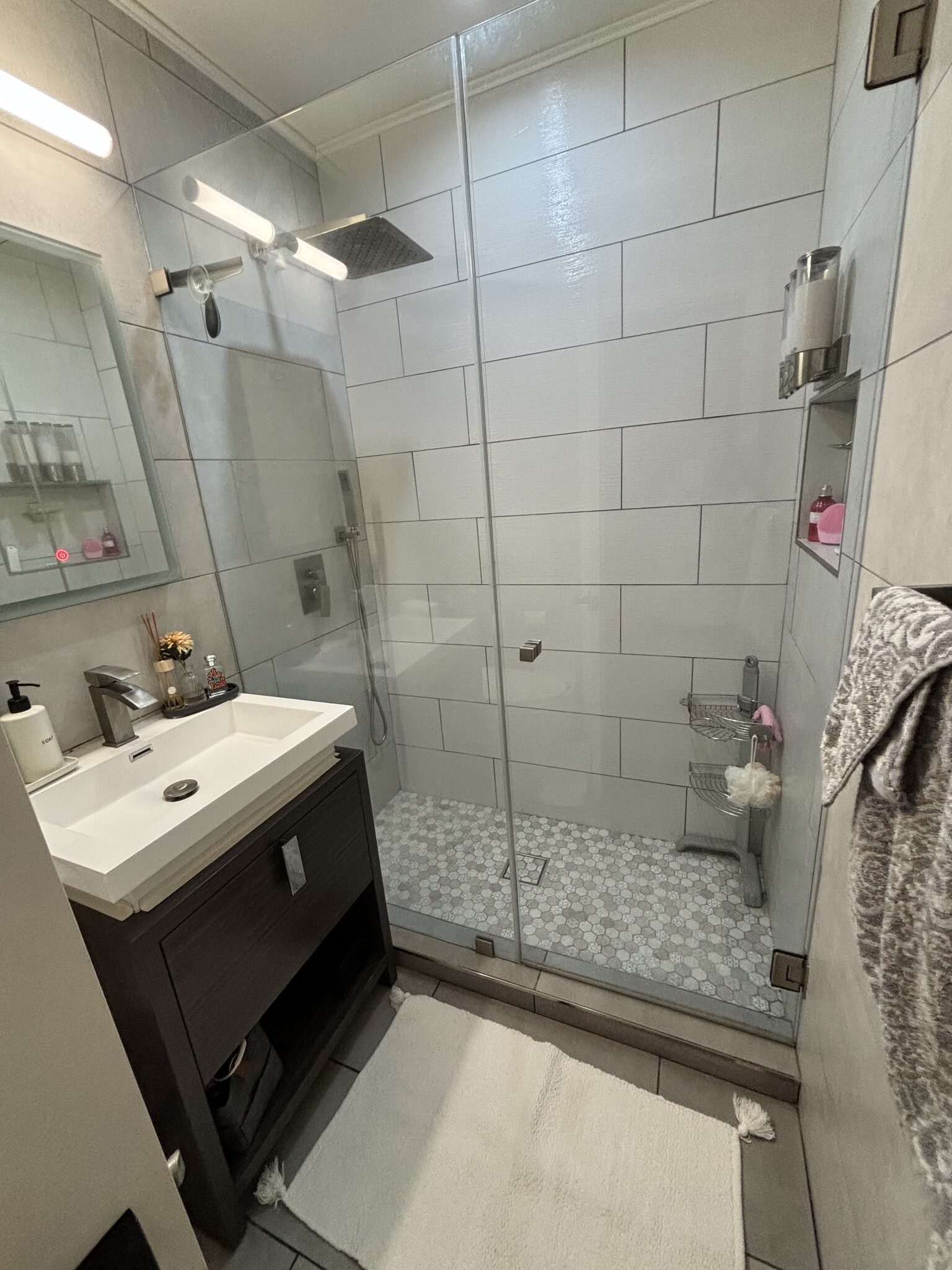 Shared Bathroom - 14814 Hartland St