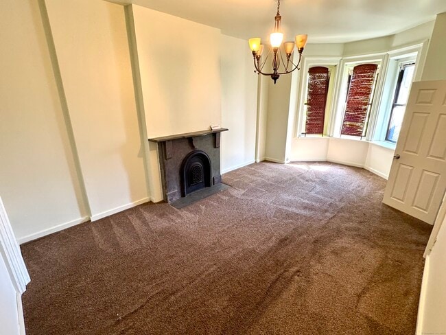 Building Photo - 491 Meadow St