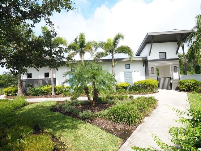 Building Photo - 1722 Woodleaf Hammock Ct