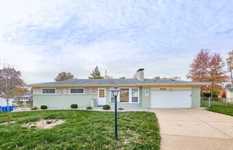 Building Photo - 9210 Medallion Ct