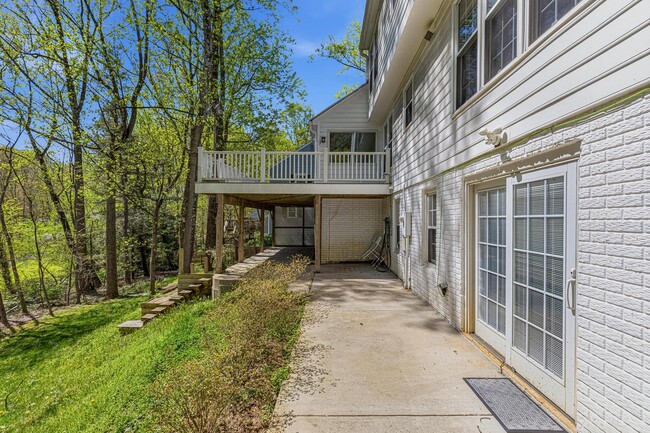 Building Photo - 1646 Stowe Rd