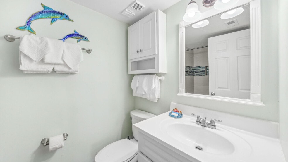 Building Photo - 7205 Thomas Dr