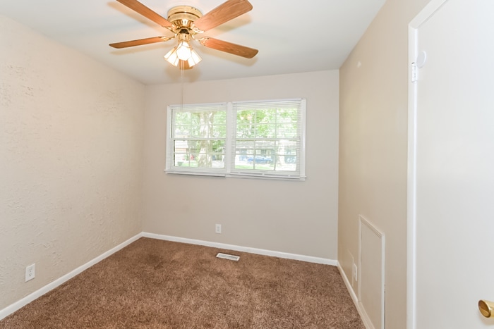 Building Photo - 2204 Euclid Rd NW