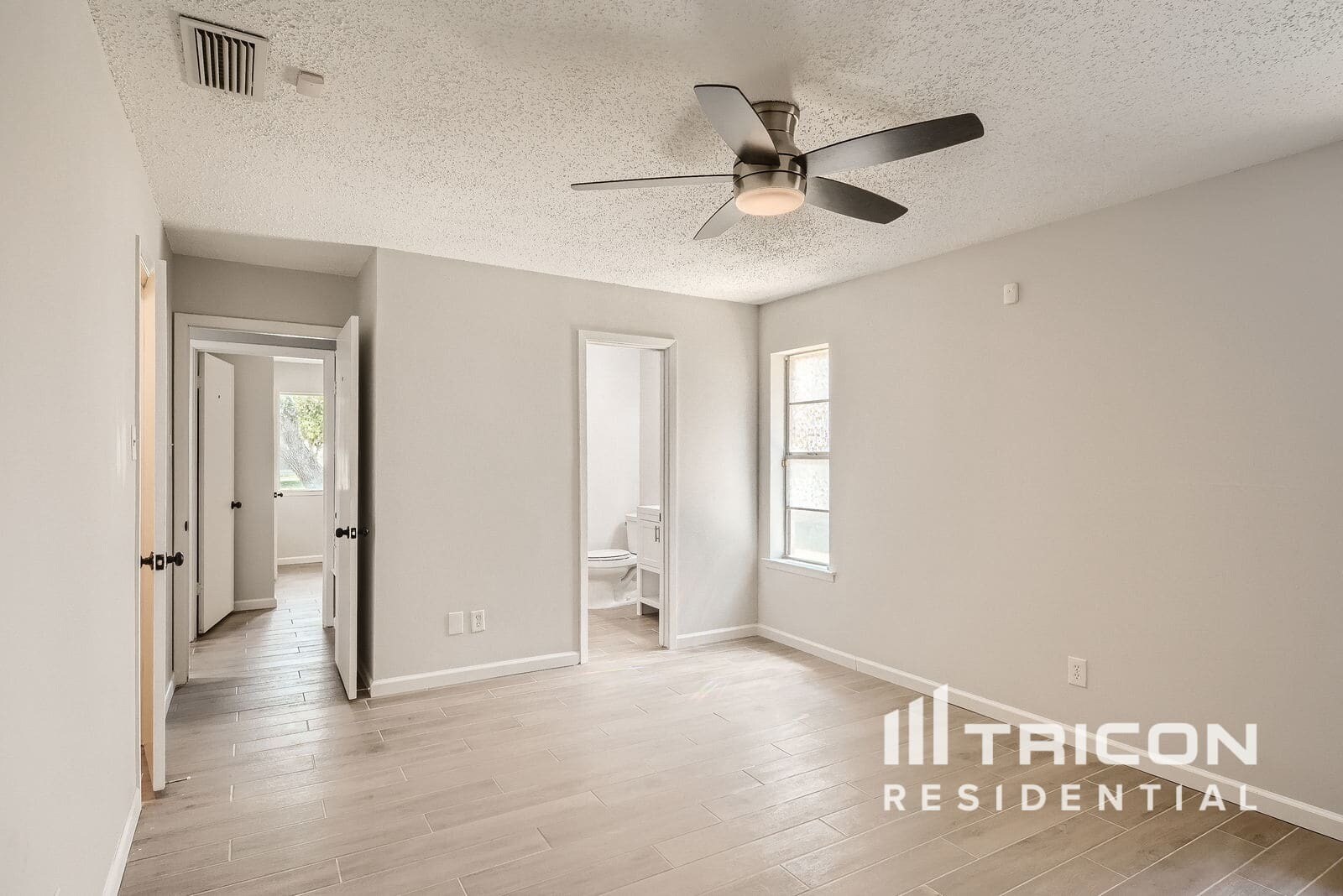 Building Photo - 2625 Sam Houston Dr