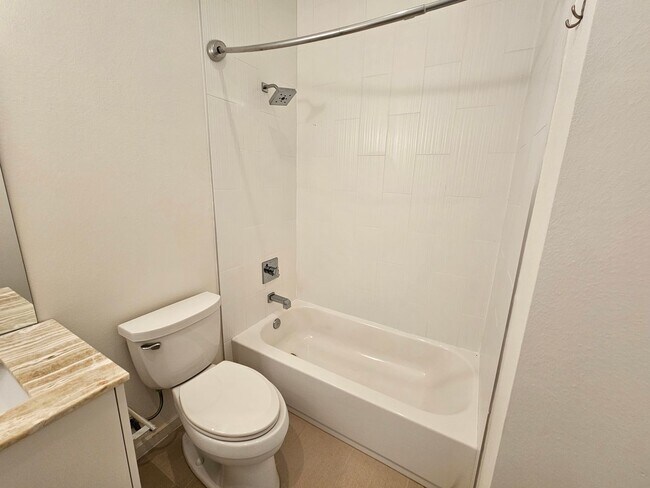 Building Photo - Minutes from Downtown, Uptown, Henderson, ...