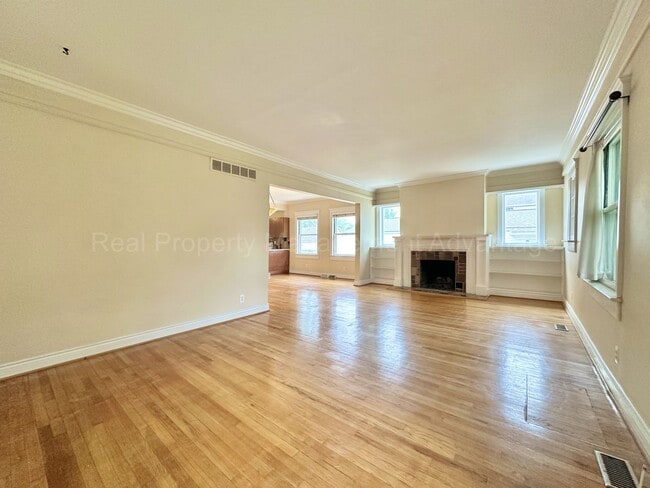 Building Photo - 4 Bedrooms, Endless Charm and Steps from D...
