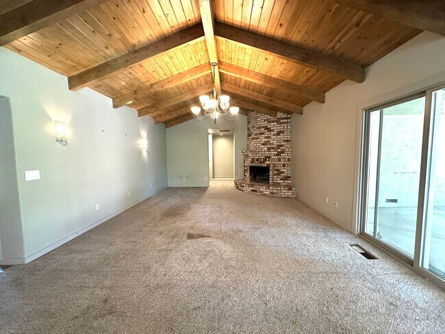 Building Photo - Beautiful 3-Bedroom Home with Open Floor Plan & Private Backyard