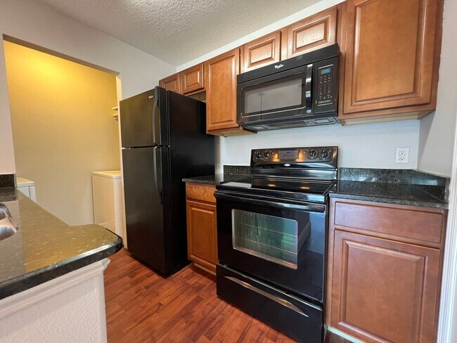 Building Photo - 364 Northpointe Ct