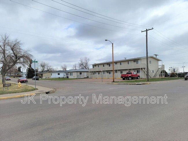 Building Photo - 4000 Ella Ave