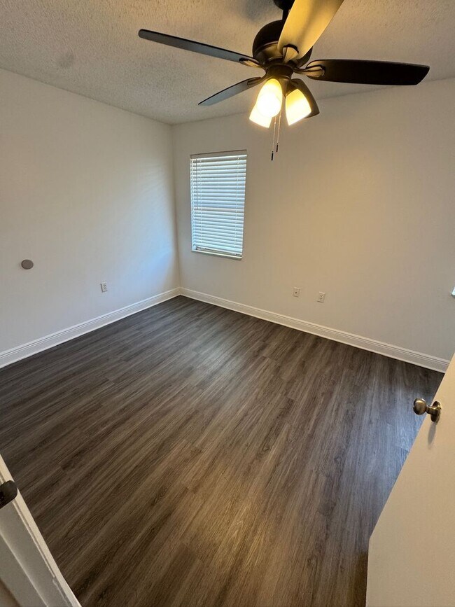 Building Photo - 1197 Bentley Rd